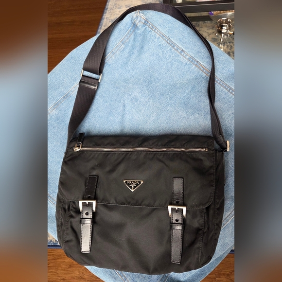 Prada Black Re-nylon Messenger Bag Tessuto